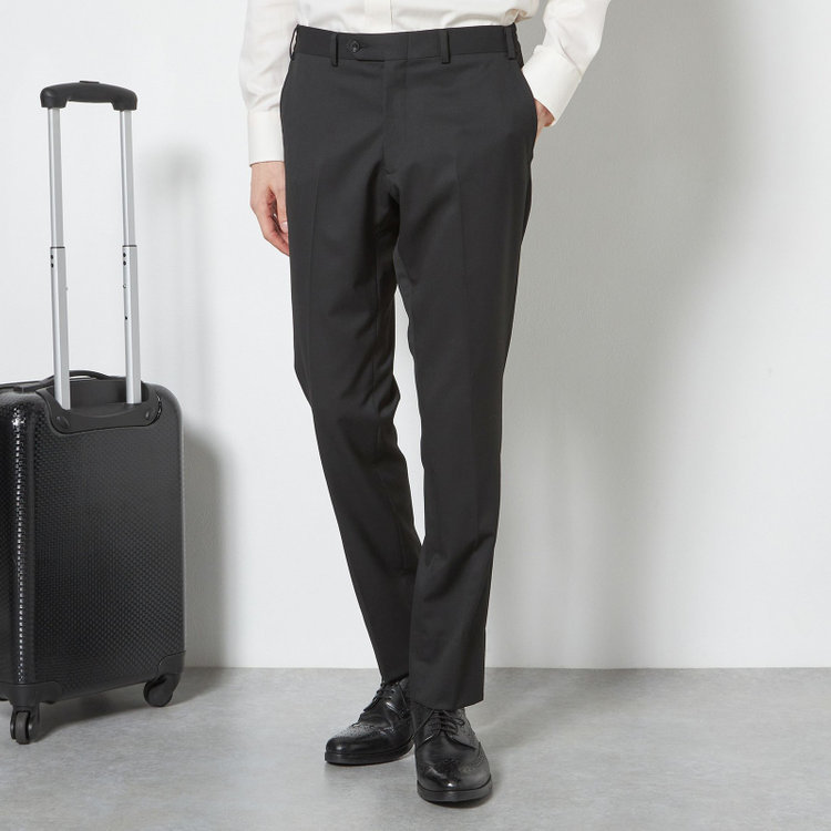 ブラックライン 【SLIM TAPERED_2】【年間】2釦シングルスリーピーススーツ 0タック/ブラック/ウエストシャーリング/4S SUSTAINABILITY&ECOLOGY FABRIC/※パンツ裾上げ済仕様 黒