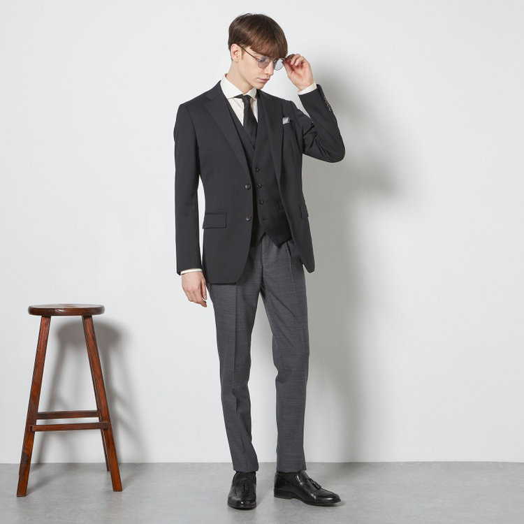 シルバーライン 【CLASSICO TAPERED】【年間】【結婚式対応可】2釦シングルフォーピーススーツ 1タック/ブラック＋コーディネートパンツグレー/両面ジレ/ウエストムーブ/4S SUSTAINABILITY&ECOLOGY FABRIC/※裾上げ必要 黒