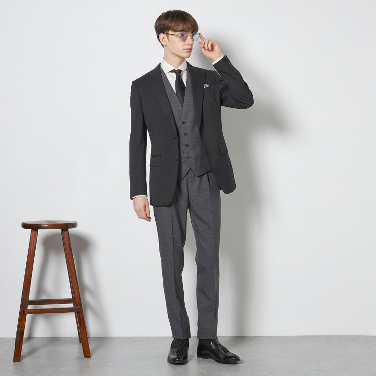 シルバーライン 【CLASSICO TAPERED】【年間】【結婚式対応可】2釦シングルフォーピーススーツ 1タック/ブラック＋コーディネートパンツグレー/両面ジレ/ウエストムーブ/4S SUSTAINABILITY&ECOLOGY FABRIC/※裾上げ必要 黒