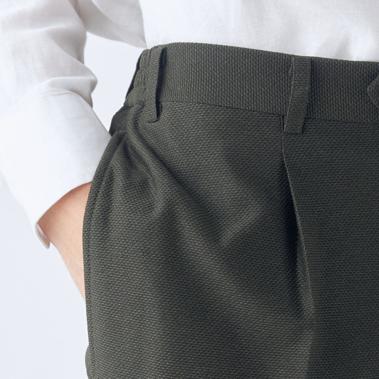 シルバーライン 【CLASSICO TAPERED】【春夏】1タックテーパードパンツ/カーキ/ウエストシャーリング仕様/4S SUSTAINABILITY&ECOLOGY FABRIC/※裾直し必要 緑濃色