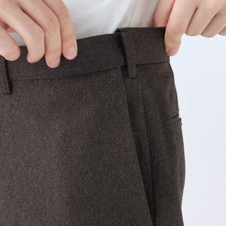 ブラックライン 【SLIM TAPERED】【秋冬】ポリエステル0タックテーパードパンツ/ブラウン/ウエストムーブ/ウォッシャブル/4S スーパーストレッチ/裾上げ済み仕様 茶中間