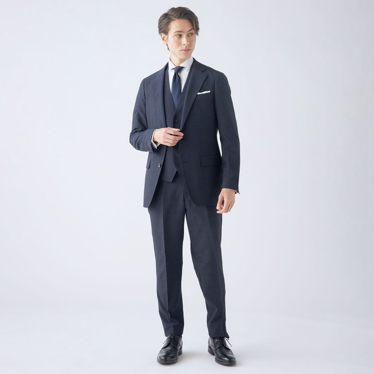 シルバーライン 【CLASSICO TAPERED】【春夏】2釦シングルスリーピーススーツ 1タック/ネイビー×ウィンドペン/ウエストムーブ/4S SUSTAINABILITY&ECOLOGY FABRIC/※パンツ裾上げ済仕様 紺濃色