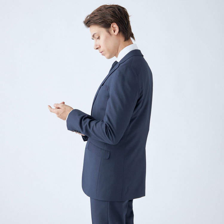 ブラックライン 【SLIM TAPERED_2】【年間】2釦シングルスーツ 0タック/ネイビー/ウエストシャーリング/4S SUSTAINABILITY&ECOLOGY FABRIC/ウォッシャブル/※パンツ裾上げ済仕様 紺中間