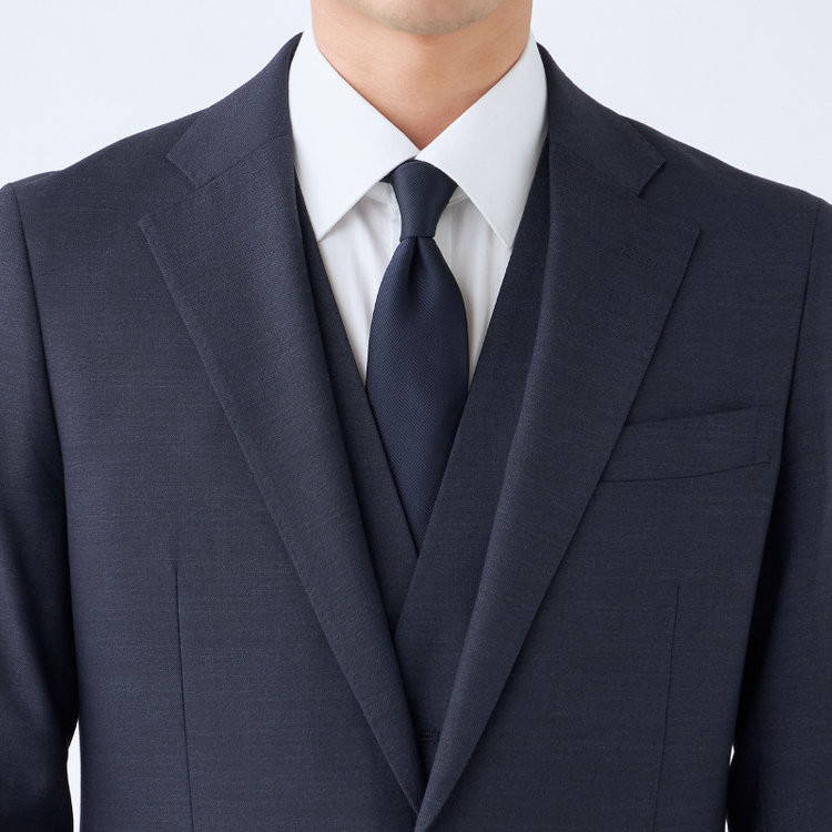 シルバーライン 【CLASSICO TAPERED】【年間】【結婚式対応可】2釦シングルフォーピーススーツ 1タック/ネイビー＋コーディネートパンツグレー/両面ジレ/ウエストムーブ/4S SUSTAINABILITY&ECOLOGY FABRIC/※裾上げ必要 紺中間