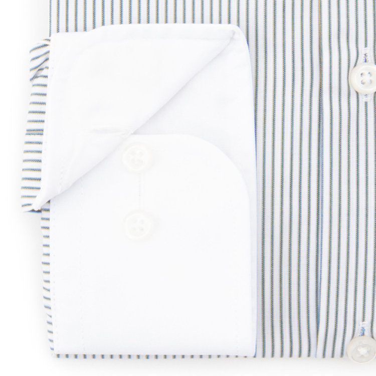 ブラックライン 【発送在庫あり】【BLACK LINE】【形態安定】クレリックワイドカラードレスワイシャツ/襟袖口：ホワイト+ホワイト×ブラックストライプ 青中間