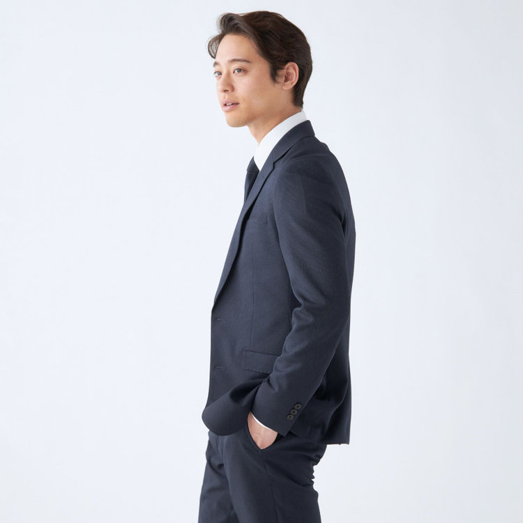ブラックライン 【SLIM TAPERED_2】【年間】2釦シングルスリーピーススーツ 0タック/ネイビー/ウエストシャーリング/4S SUSTAINABILITY&ECOLOGY FABRIC/リバーシブルベスト仕様（グレー）/※パンツ裾上げ済仕様 紺濃色