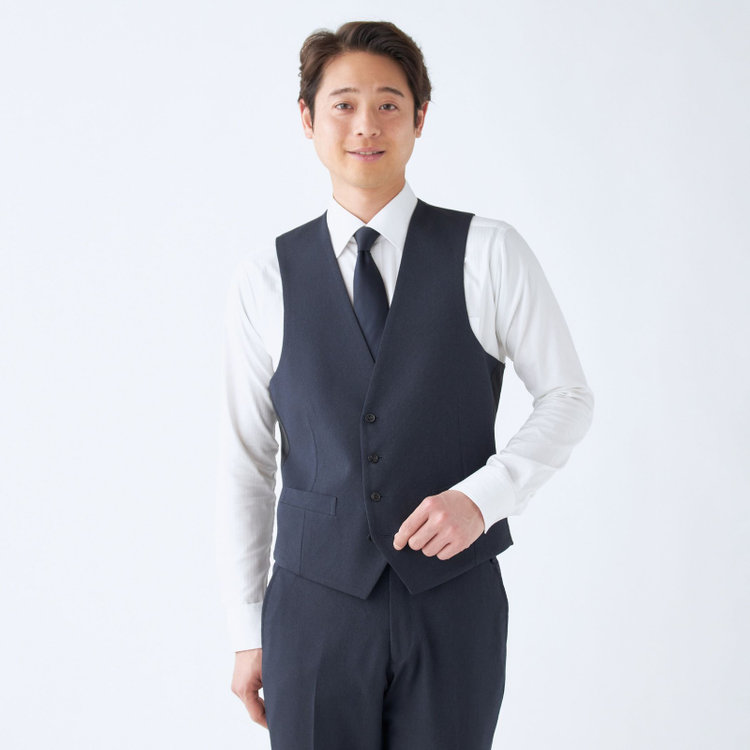 ブラックライン 【SLIM TAPERED_2】【年間】2釦シングルスリーピーススーツ 0タック/ネイビー/ウエストシャーリング/4S SUSTAINABILITY&ECOLOGY FABRIC/リバーシブルベスト仕様（グレー）/※パンツ裾上げ済仕様 紺濃色