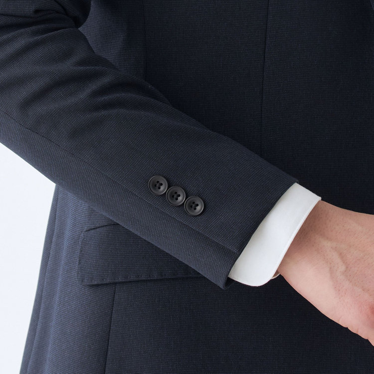 ブラックライン 【SLIM TAPERED_2】【年間】2釦シングルスリーピーススーツ 0タック/ネイビー/ウエストシャーリング/4S SUSTAINABILITY&ECOLOGY FABRIC/リバーシブルベスト仕様（グレー）/※パンツ裾上げ済仕様 紺濃色