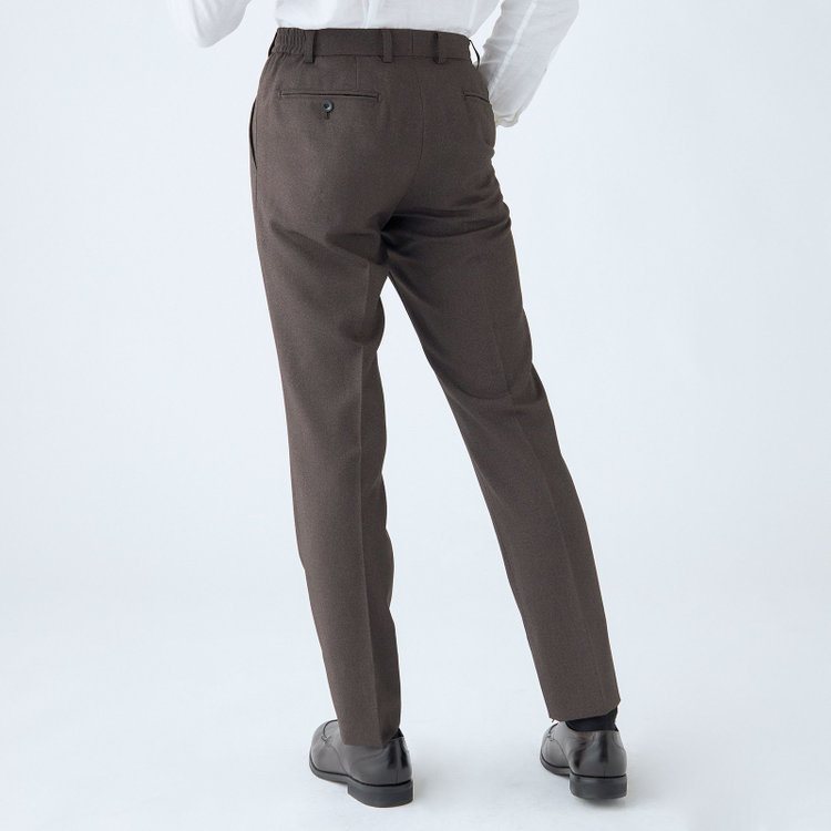 ブラックライン 【SLIM TAPERED_2】【年間】2釦シングルスーツ 0タック/ブラウン/ウエストシャーリング/4S SUSTAINABILITY&ECOLOGY FABRIC/ウォッシャブル/※パンツ裾上げ済仕様 茶中間