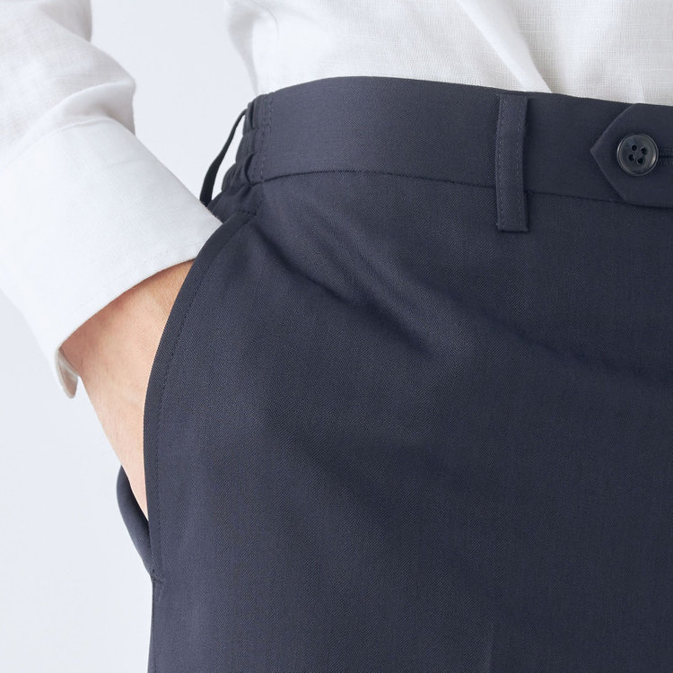 ブラックライン 【WEB限定】【発送在庫あり】【SLIM TAPERED】【年間】ウォッシャブル0タックテーパードパンツ/ネイビー×シャドーストライプ/ウエストシャーリング仕様/裾上げ済仕様 紺中間