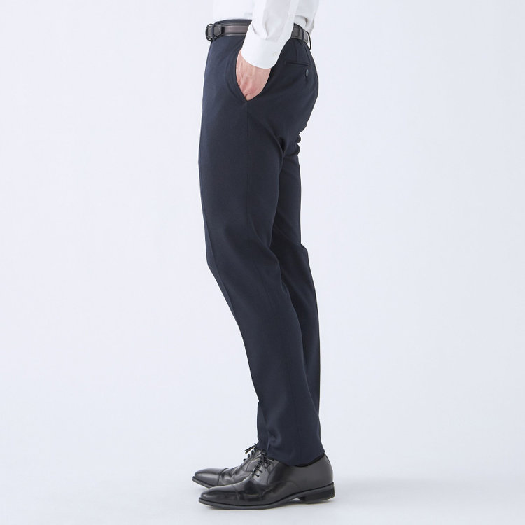 ブラックライン 【SLIM TAPERED】【年間】ポリエステル0タックテーパードパンツ/ネイビー/ウエストムーブ/ウォッシャブル/4S SUSTAINABILITY&ECOLOGY FABRIC/※裾上げ必要 紺中間