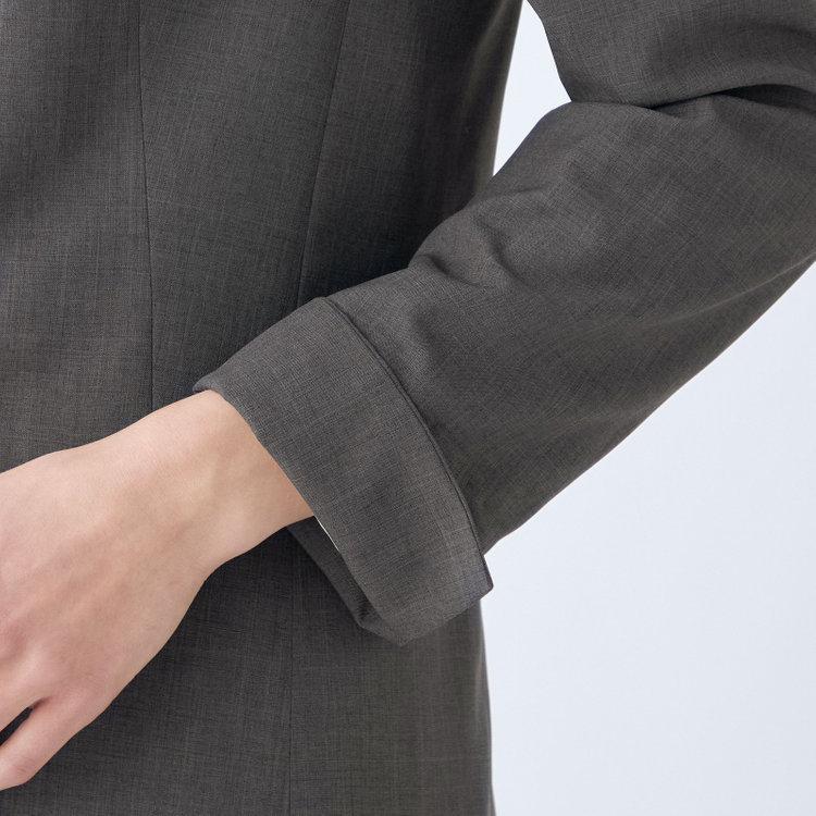 シルバーライン 【RELAX TAPERED】【年間】ノーカラー 2釦1掛け/ダブルパンツスーツ/グレー/ウエスト内側アジャスター/ウォッシャブル/Naturemier/※パンツ裾上げ済仕様 グレー濃色