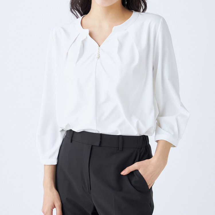 シルバーライン 【SILVER LINE/7分袖】パール釦付きキーネックプルオーバー/ホワイト/「ウォッシャブル可能」「2WAYストレッチ」「防シワ」「UV加工」「接触冷感」「透け軽減」 白