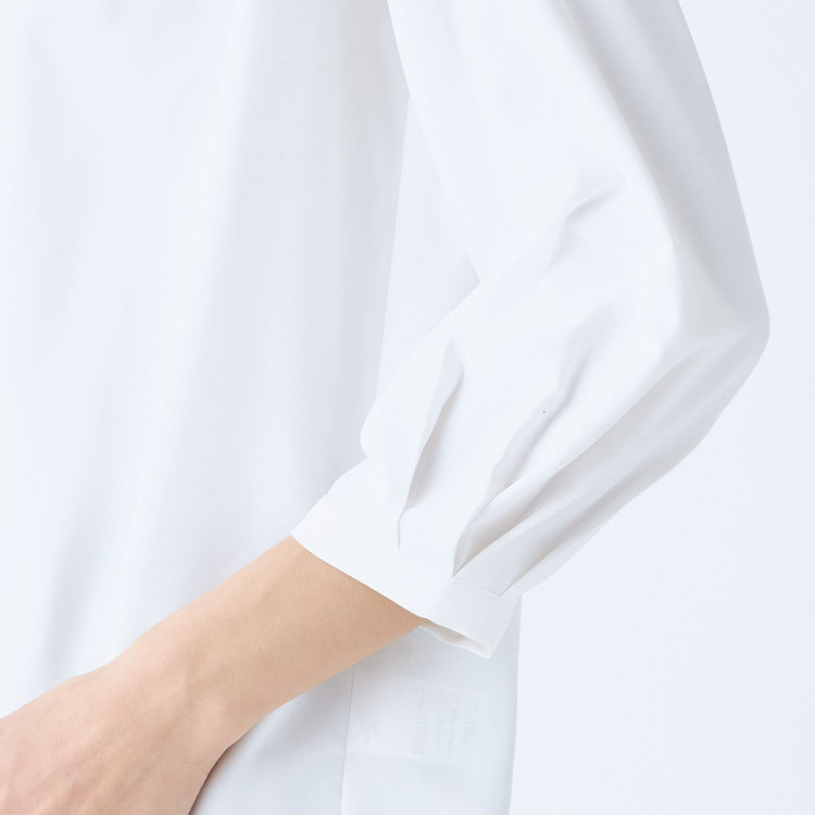 シルバーライン 【SILVER LINE/7分袖】パール釦付きキーネックプルオーバー/ホワイト/「ウォッシャブル可能」「2WAYストレッチ」「防シワ」「UV加工」「接触冷感」「透け軽減」 白