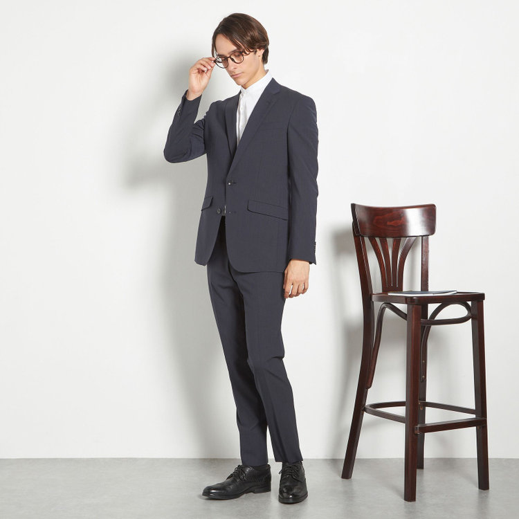 ブラックライン 【SLIM TAPERED_2】【春夏】2釦シングルスーツ 0タック/ネイビー×ヘアラインストライプ/ウエストシャーリング/4S SUSTAINABILITY&ECOLOGY FABRIC/ウォッシャブル/※パンツ裾上げ済仕様 紺中間