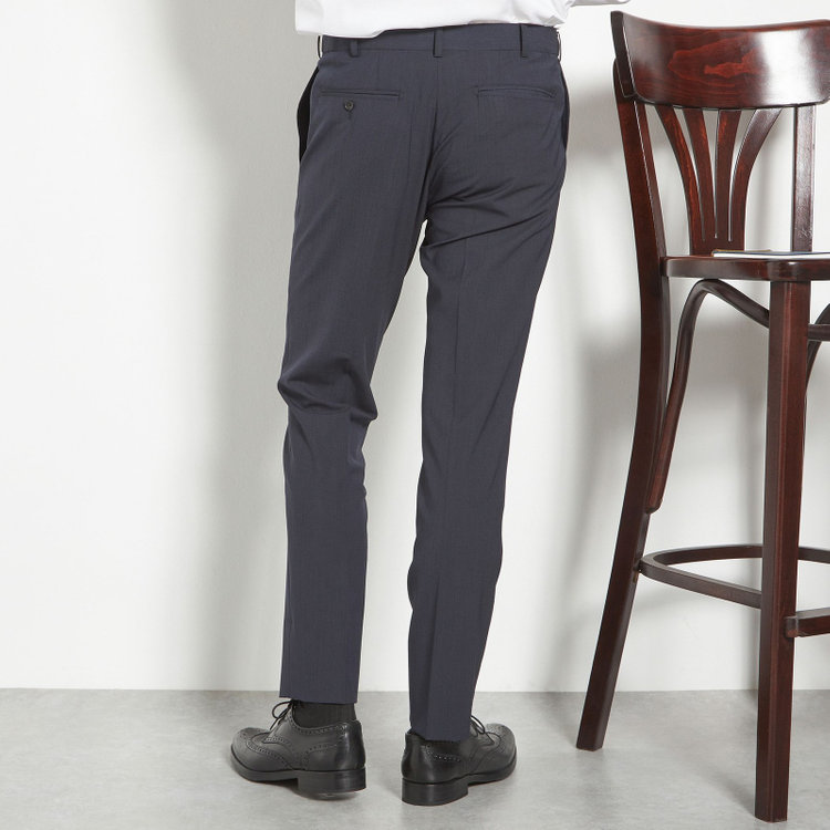 ブラックライン 【SLIM TAPERED_2】【春夏】2釦シングルスーツ 0タック/ネイビー×ヘアラインストライプ/ウエストシャーリング/4S SUSTAINABILITY&ECOLOGY FABRIC/ウォッシャブル/※パンツ裾上げ済仕様 紺中間