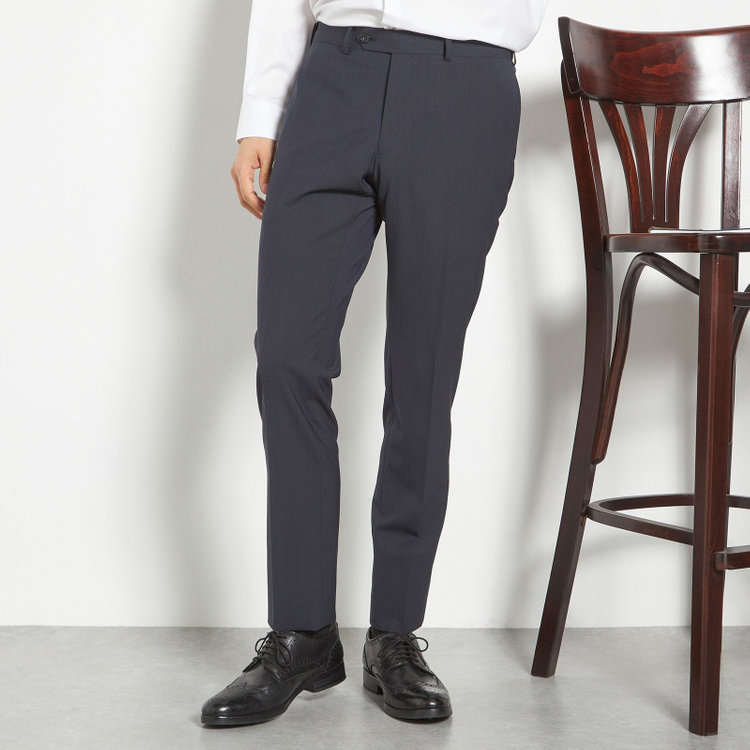 ブラックライン 【SLIM TAPERED_2】【春夏】2釦シングルスーツ 0タック/ネイビー×ヘアラインストライプ/ウエストシャーリング/4S SUSTAINABILITY&ECOLOGY FABRIC/ウォッシャブル/※パンツ裾上げ済仕様 紺中間