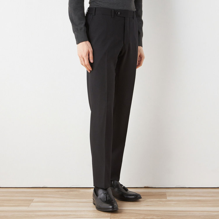ブラックライン 【SLIM TAPERED_2】【年間】2釦シングルテーパードパンツスーツ 0タック/ブラック/ウエストシャーリング/4S/※パンツ裾上げ済仕様 黒