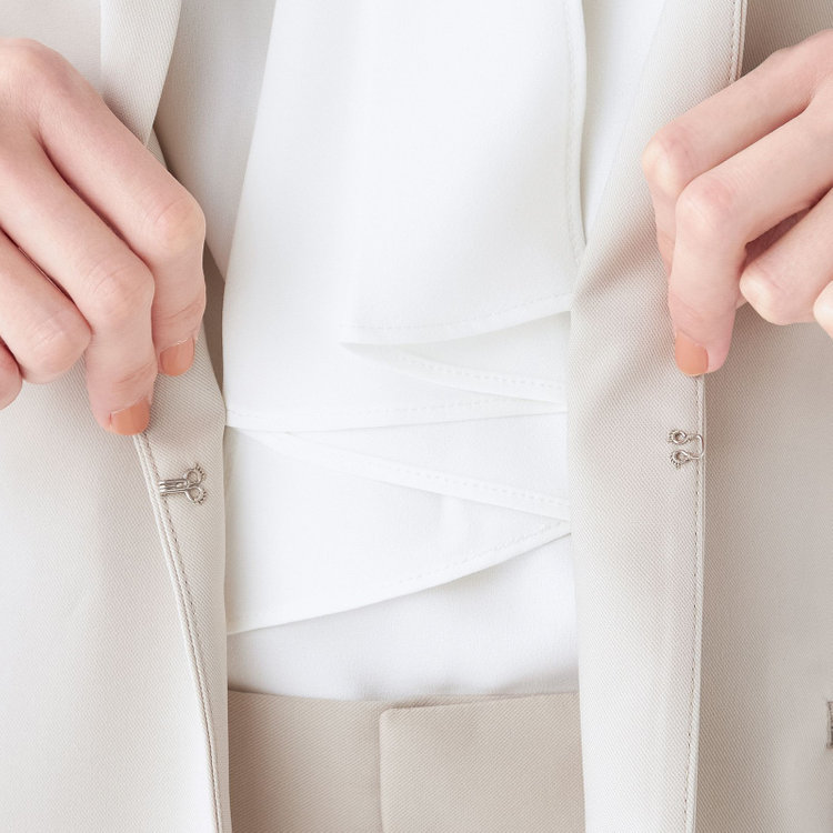 SUIT SELECT　アウトレット 【WEB限定/OUTLET/汚れ・キズ等有】【SL】【春夏】ノーカラー七分袖ジャケット/ライトグレー/ウォッシャブル グレー淡色