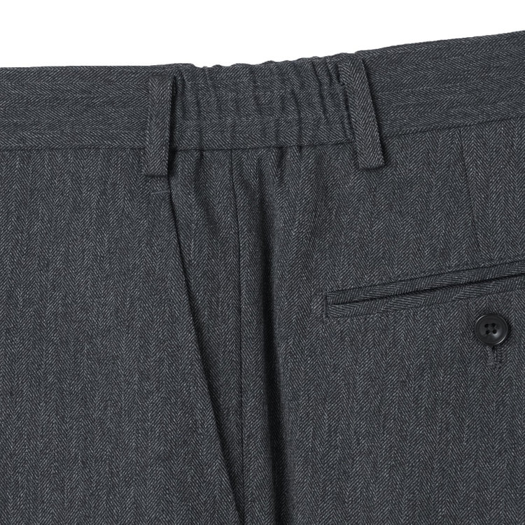 ブラックライン 【SLIM TAPERED_2】【秋冬】2釦シングルスリーピーススーツ 0タック/グレー×シャドーストライプ/ウエストシャーリング/4S SUSTAINABILITY&ECOLOGY FABRIC/※パンツ裾上げ済仕様 グレー中間