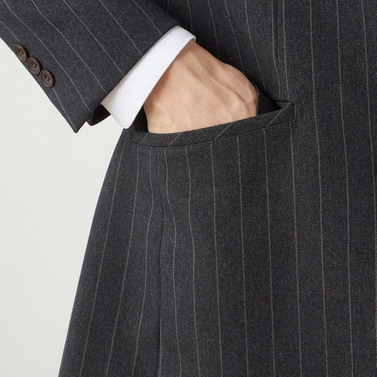 ブラックライン 【SLIM TAPERED_2】【秋冬】2釦シングルスリーピーススーツ 0タック/グレー×ストライプ/ウエストシャーリング/4S SUSTAINABILITY&ECOLOGY FABRIC/※パンツ裾上げ済仕様 グレー濃色