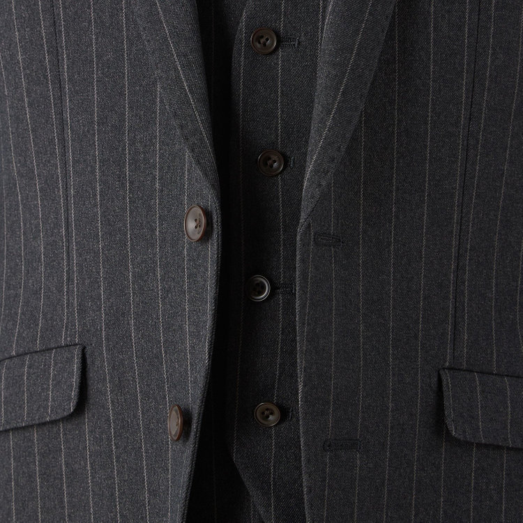 ブラックライン 【SLIM TAPERED_2】【秋冬】2釦シングルスリーピーススーツ 0タック/グレー×ストライプ/ウエストシャーリング/4S SUSTAINABILITY&ECOLOGY FABRIC/※パンツ裾上げ済仕様 グレー濃色