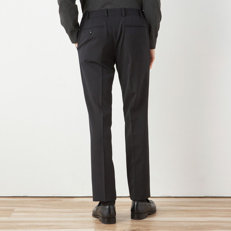ブラックライン 【SLIM TAPERED_2】【年間】2釦シングルテーパードパンツスーツ 0タック/ブラック×シャドーストライプ/ウエストシャーリング/4S/※パンツ裾上げ済仕様 黒