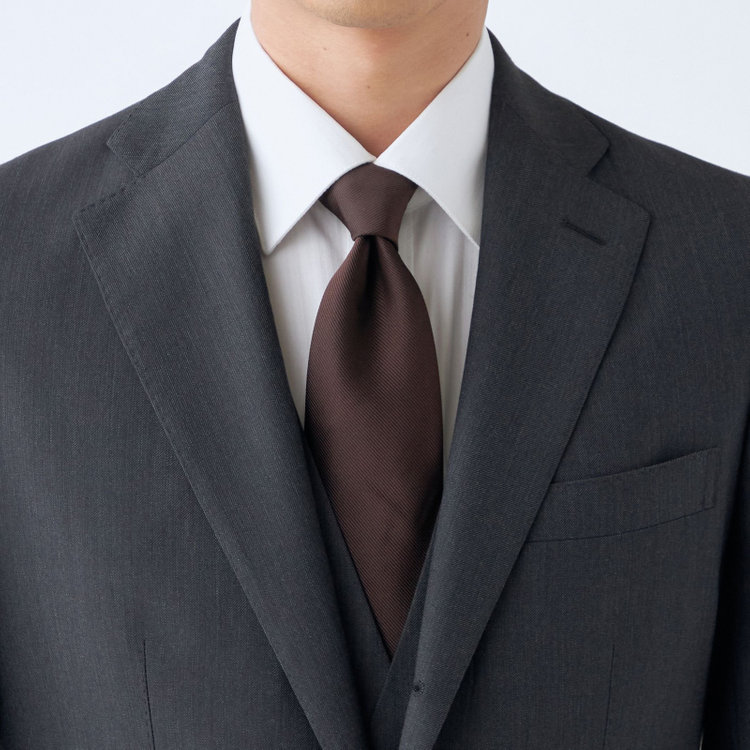シルバーライン 【CLASSICO TAPERED】【年間】3釦段返りシングルスリーピーススーツ 2タック/グレー×ソリッド/NEW ZEALAND WOOL MIX/※裾上げ必要 グレー中間