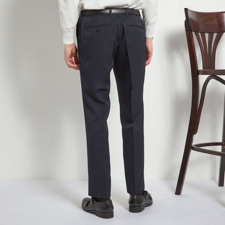 ブラックライン 【WEB限定】【発送在庫あり】【SLIM TAPERED】【年間】ウォッシャブル0タックテーパードパンツ/ネイビー×シャドーストライプ/ウエストシャーリング仕様/裾上げ済仕様 紺中間