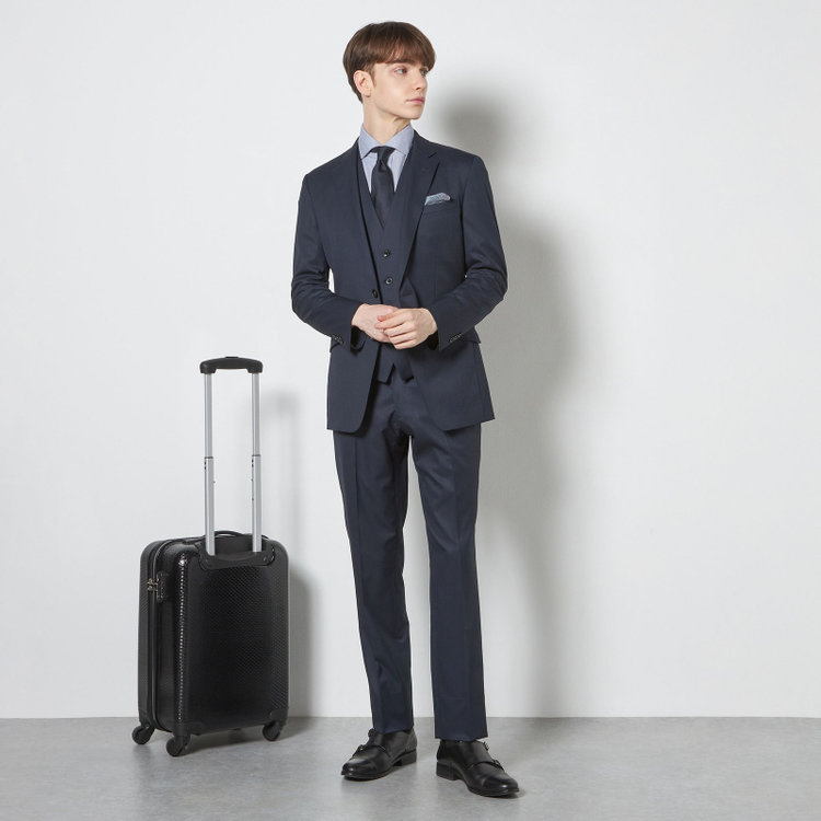 ブラックライン 【SLIM TAPERED_2】【年間】2釦シングルスリーピーススーツ 0タック/ネイビー/ウエストシャーリング/4S SUSTAINABILITY&ECOLOGY FABRIC/※パンツ裾上げ済仕様 紺濃色