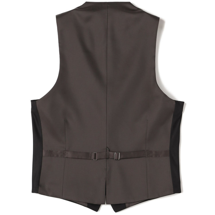 ブラックライン 【SLIM TAPERED_2】【年間】2釦シングルスリーピーススーツ 0タック/ブラック/ウエストシャーリング/4S SUSTAINABILITY&ECOLOGY FABRIC/※パンツ裾上げ済仕様 黒