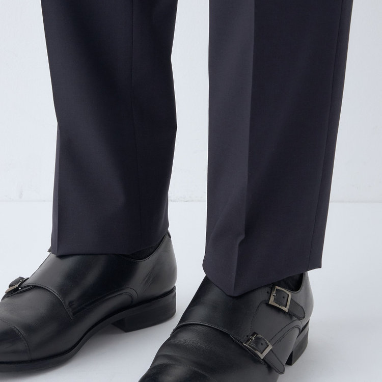 ブラックライン 【SLIM TAPERED】【春夏】0タックテーパードパンツ/ネイビー/ウエストムーブ/ウォッシャブル/4S SUSTAINABILITY&ECOLOGY FABRIC/※裾上げ済み仕様 紺濃色