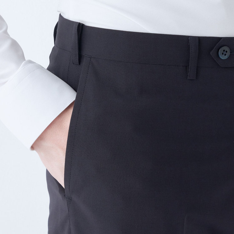ブラックライン 【SLIM TAPERED】【春夏】0タックテーパードパンツ/ネイビー/ウエストムーブ/ウォッシャブル/4S SUSTAINABILITY&ECOLOGY FABRIC/※裾上げ済み仕様 紺濃色