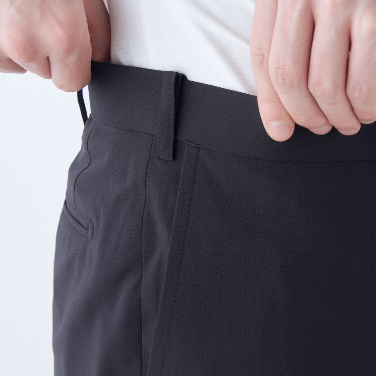 ブラックライン 【SLIM TAPERED】【春夏】0タックテーパードパンツ/ネイビー/ウエストムーブ/ウォッシャブル/4S SUSTAINABILITY&ECOLOGY FABRIC/※裾上げ済み仕様 紺濃色
