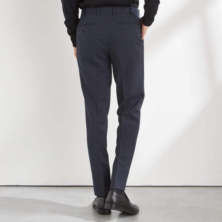 SUIT SELECT　アウトレット 【WEB限定/OUTLET/日焼け等有】【CLASSICO TAPERED】【秋冬】2釦シングルスーツ 1タック/ネイビー＆ブラック×ハウンドトゥース/ウエストムーブ/4S /※パンツ裾上げ済仕様 紺中間