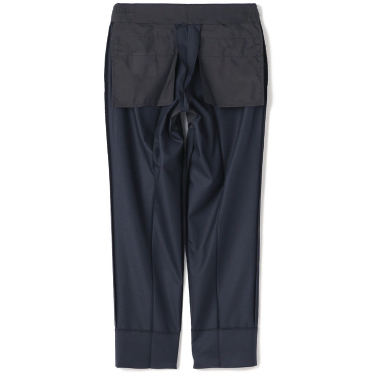 ブラックライン 【SLIM TAPERED_2】【年間】2釦シングルスリーピーススーツ 0タック/ネイビー/ウエストシャーリング/4S SUSTAINABILITY&ECOLOGY FABRIC/※パンツ裾上げ済仕様 紺濃色