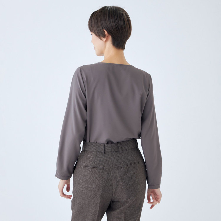 シルバーライン 【SL/長袖】Vネックポイントビジューホック付きプルオーバーブラウス/ダークグレー/2WAYストレッチ/UV加工/ウォッシャブル グレー濃色