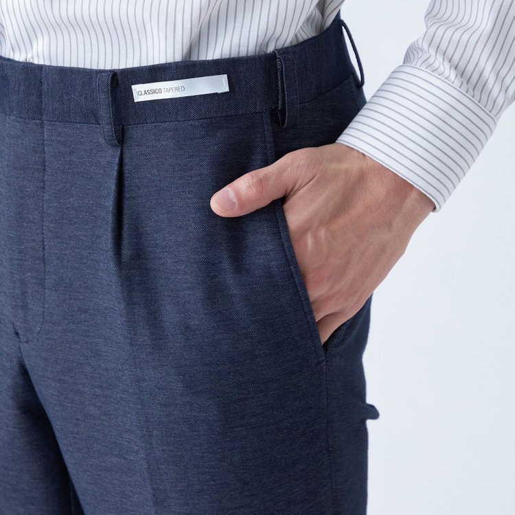 シルバーライン 【発送在庫あり】【CLASSICO TAPERED】【年間】コットンブレンド1タックテーパードパンツ/ネイビー×ソフトデニム/ウエストムーブ/※裾上げ済み仕様 紺中間