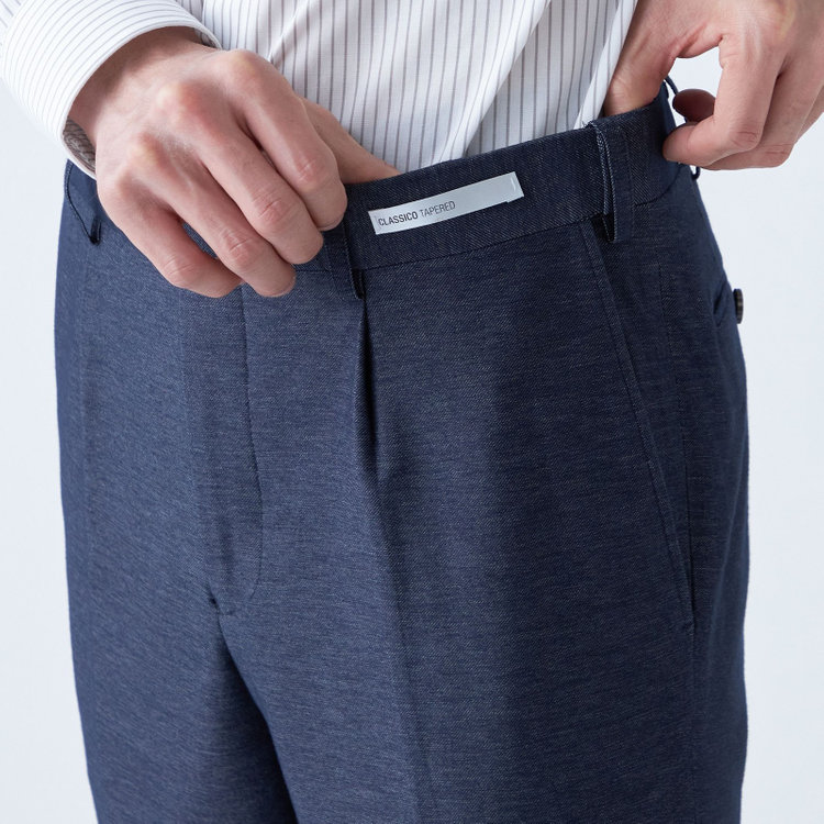 シルバーライン 【発送在庫あり】【CLASSICO TAPERED】【年間】コットンブレンド1タックテーパードパンツ/ネイビー×ソフトデニム/ウエストムーブ/※裾上げ済み仕様 紺中間