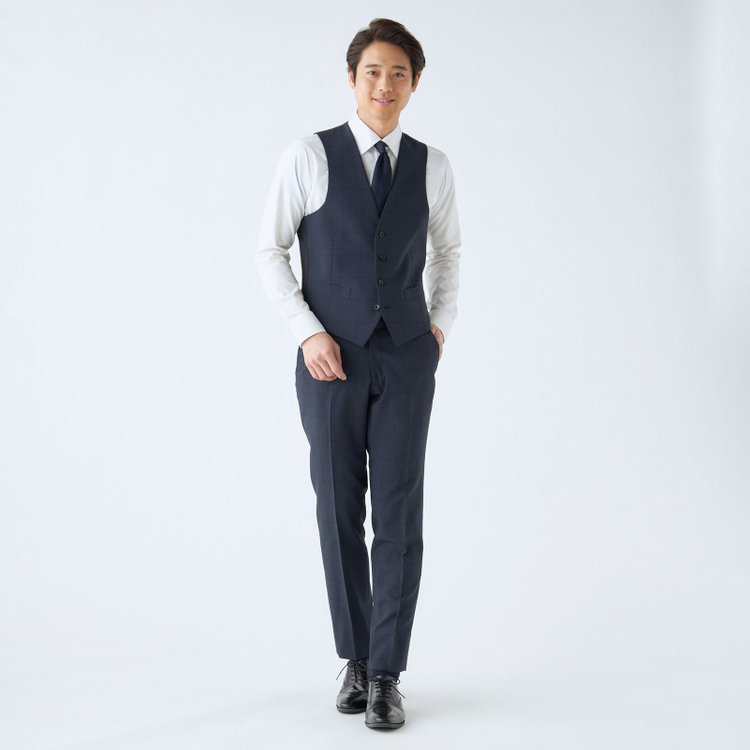 ブラックライン 【発送在庫あり】【SLIM TAPERED_2】【春夏】2釦シングルスリーピーススーツ 0タック/ネイビー×チェック/ウエストシャーリング/4S SUSTAINABILITY&ECOLOGY FABRIC/※パンツ裾上げ済仕様 紺濃色