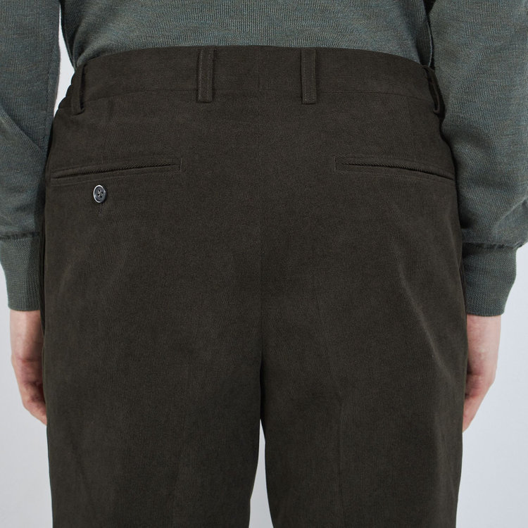 シルバーライン 【CLASSICO TAPERED】【秋冬】1タックテーパードパンツ/カーキ×コーデュロイ/ウエストシャーリング/4S SUSTAINABILITY&ECOLOGY FABRIC/※裾上げ必要 黄淡色