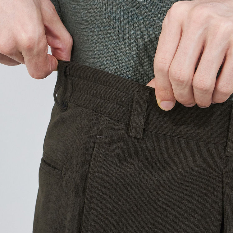 シルバーライン 【CLASSICO TAPERED】【秋冬】1タックテーパードパンツ/カーキ×コーデュロイ/ウエストシャーリング/4S SUSTAINABILITY&ECOLOGY FABRIC/※裾上げ必要 黄淡色