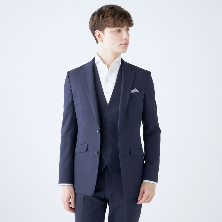 ブラックライン 【SLIM TAPERED_2】【年間】2釦シングルスリーピーススーツ 0タック/ネイビー×シャドーストライプ/ウエストシャーリング/4S SUSTAINABILITY&ECOLOGY FABRIC/リバーシブルベスト仕様（グレー）/※パンツ裾上げ済仕様 紺濃色