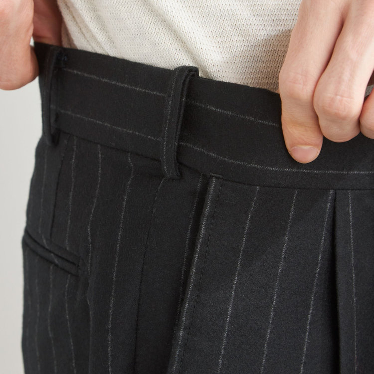 シルバーライン 【CLASSICO TAPERED】【秋冬】ピークドラペル2釦スーツ 2タック/ブラック×ストライプ/MARZOTTO/※裾上げ必要 黒