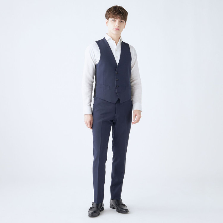 ブラックライン 【SLIM TAPERED_2】【年間】2釦シングルスリーピーススーツ 0タック/ネイビー×シャドーストライプ/ウエストシャーリング/4S SUSTAINABILITY&ECOLOGY FABRIC/リバーシブルベスト仕様（グレー）/※パンツ裾上げ済仕様 紺濃色