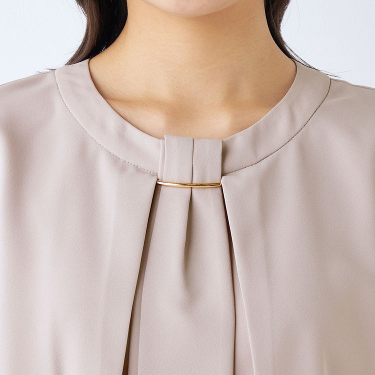 シルバーライン 【SILVER LINE/半袖】2WAYチャーム＆ボウタイプルオーバー/ブラウン/「ウォッシャブル」「2WAYストレッチ」「UV加工」「接触冷感」 茶中間