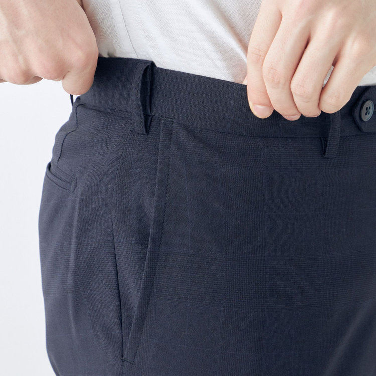 ブラックライン 【SLIM TAPERED】【春夏】0タックテーパードパンツ/ネイビー×チェック/ウエストムーブ/ウォッシャブル/4S SUSTAINABILITY&ECOLOGY FABRIC/※裾上げ必要 紺濃色