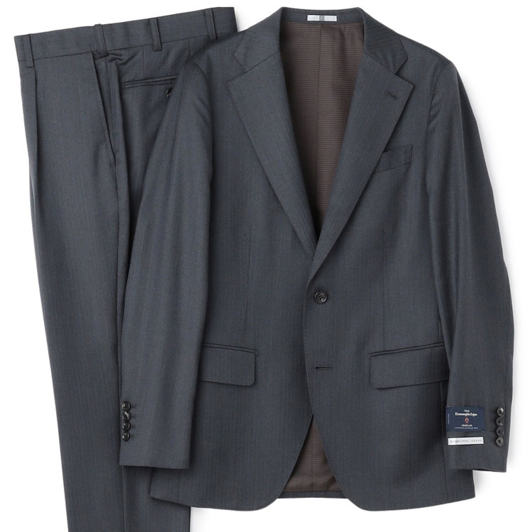 シルバーライン 【CLASSICO TAPERED】【秋冬】2釦シングルスーツ 1タック/グレー×シャドーストライプ/ウエストムーブ/Ermenegildo Zegna TRAVELLER woven in italy/※裾上げ必要 グレー中間