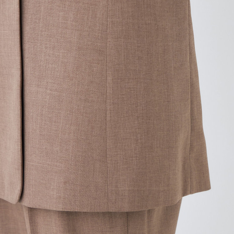 シルバーライン 【RELAX TAPERED】【年間】ノーカラー 2釦1掛けダブル/パンツスーツ/ブラウン/ウエスト内側アジャスター/ウォッシャブル/Naturemier/※パンツ裾上げ済仕様 茶中間