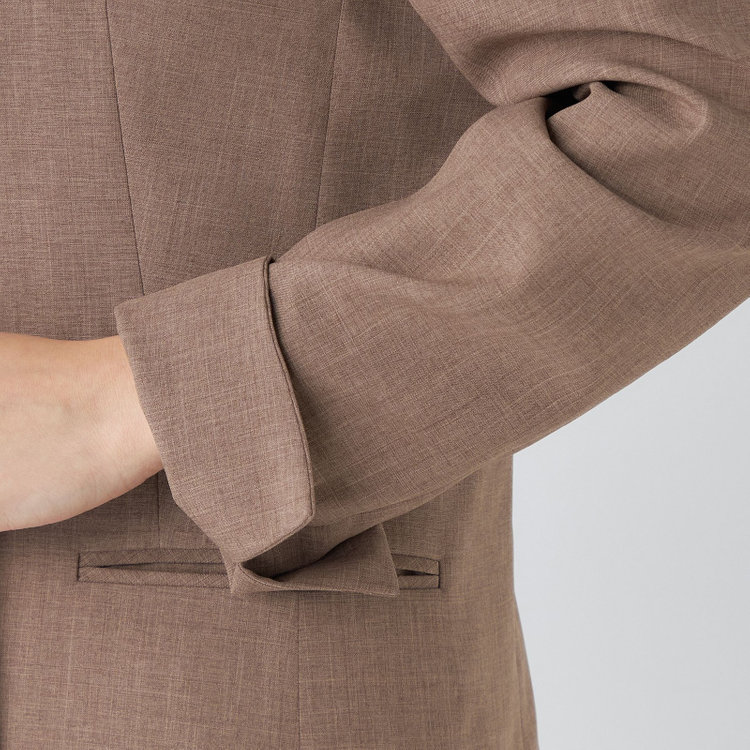 シルバーライン 【RELAX TAPERED】【年間】ノーカラー 2釦1掛けダブル/パンツスーツ/ブラウン/ウエスト内側アジャスター/ウォッシャブル/Naturemier/※パンツ裾上げ済仕様 茶中間